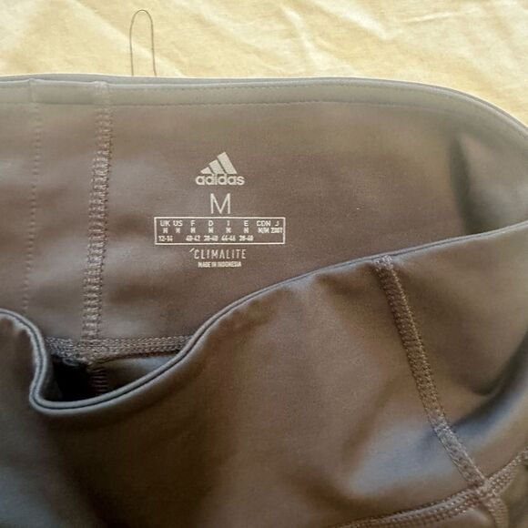 Women’s adidas grey/black strip leggings size medium - Picture 3 of 5